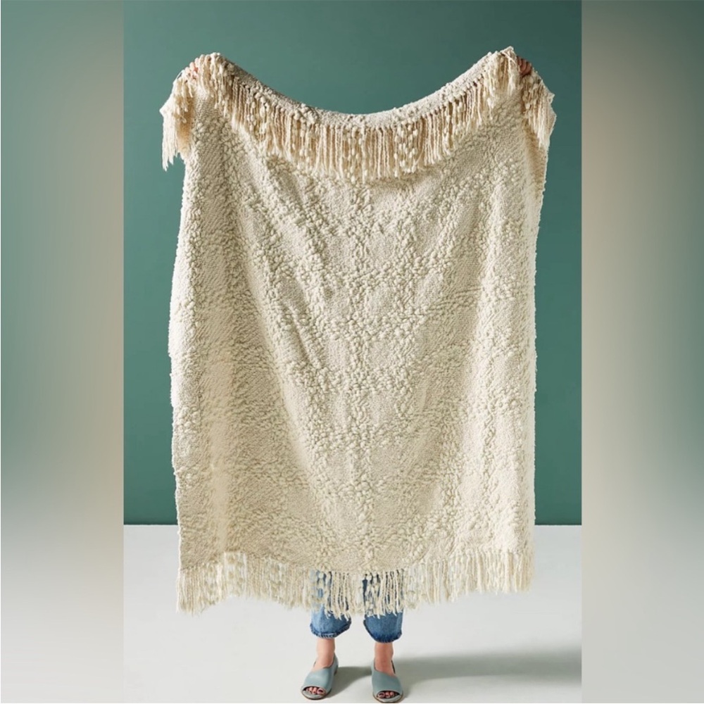 Anthropologie Chenille Throw cream ivory knitted NIP